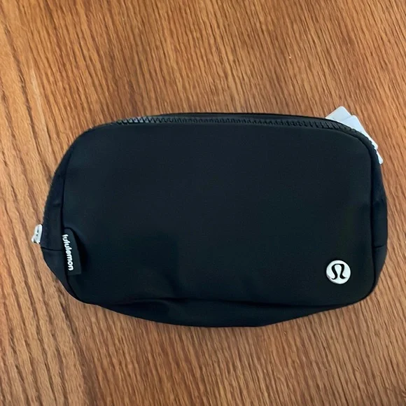 city adventurer bag lululemon Lululemon City Adventurer Duffle Bag - Wine Berry